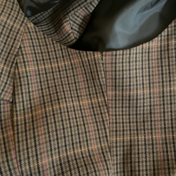 Tommy Hilfiger Women's Classic Fit Brown Plaid
Vest Size 16 - Picture 10 of 10